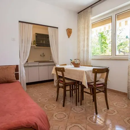 Garden View In For 2 - 3 Persons Apartmán Poreč