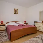 Garden View In For 2 - 3 Persons * Пореч