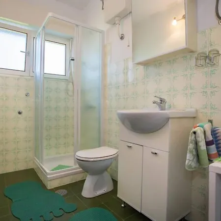 Апартаменты Garden View In For 2 - 3 Persons Пореч